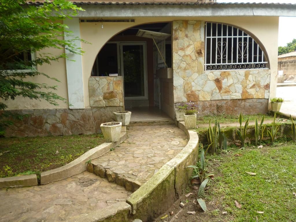 Highlander Guesthouse