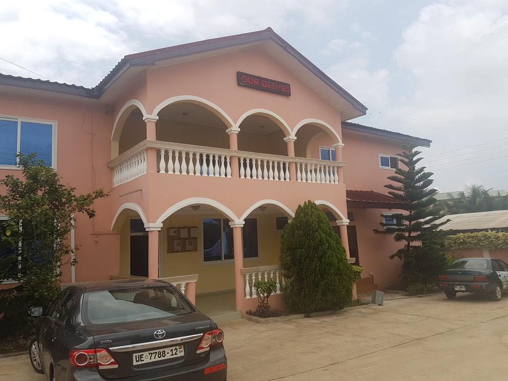 Lawnia Hotel