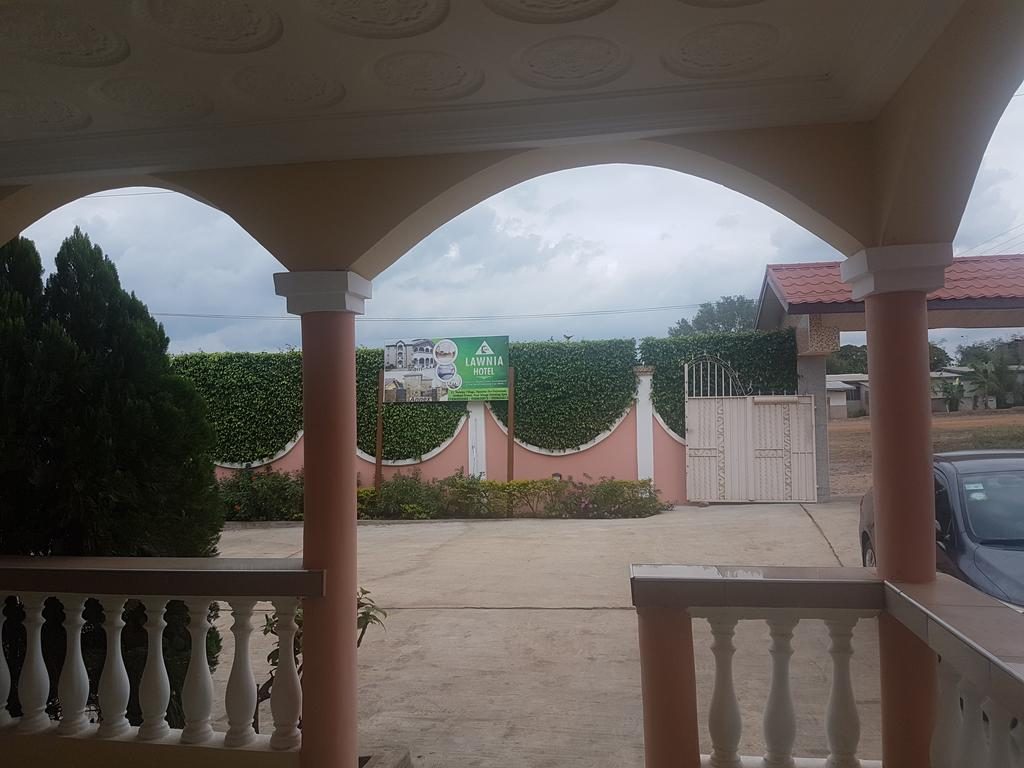 Lawnia Hotel
