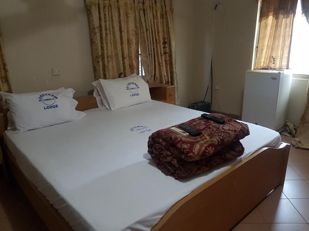 Sundowner Lodge