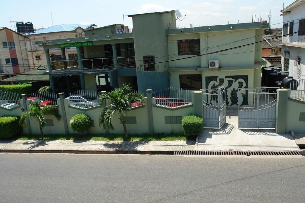 Ampaqx Grand Hotel