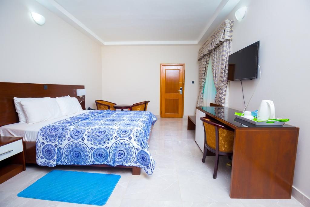 Monarch Hotel